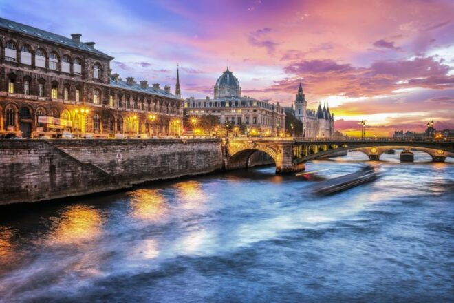 Paris: 1 Hour Illuminations River Cruise - Inclusions in the Activity