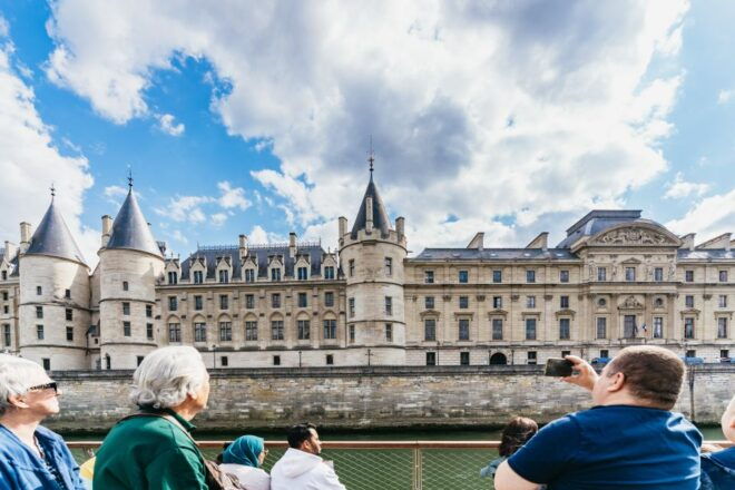 Paris: 1-Hour River Seine Cruise - Important Information and Reviews