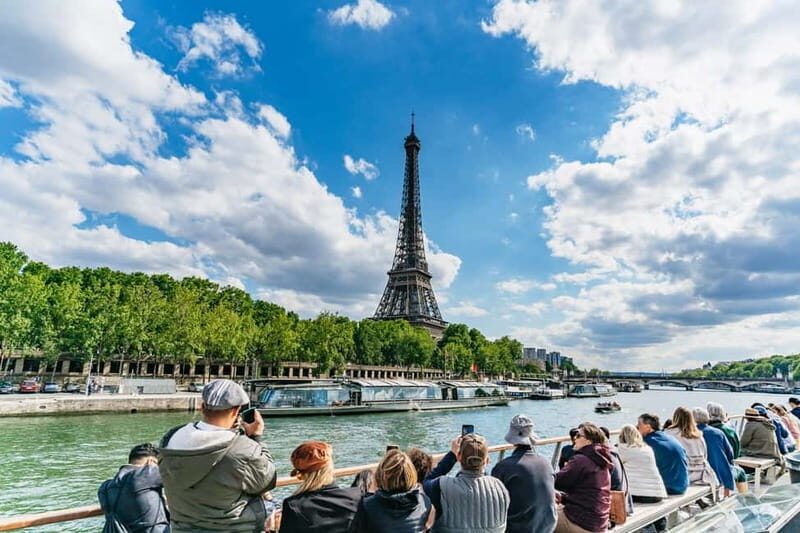Paris: 1-Hour Seine Cruise departing from the Eiffel Tower - What to Expect During the Cruise