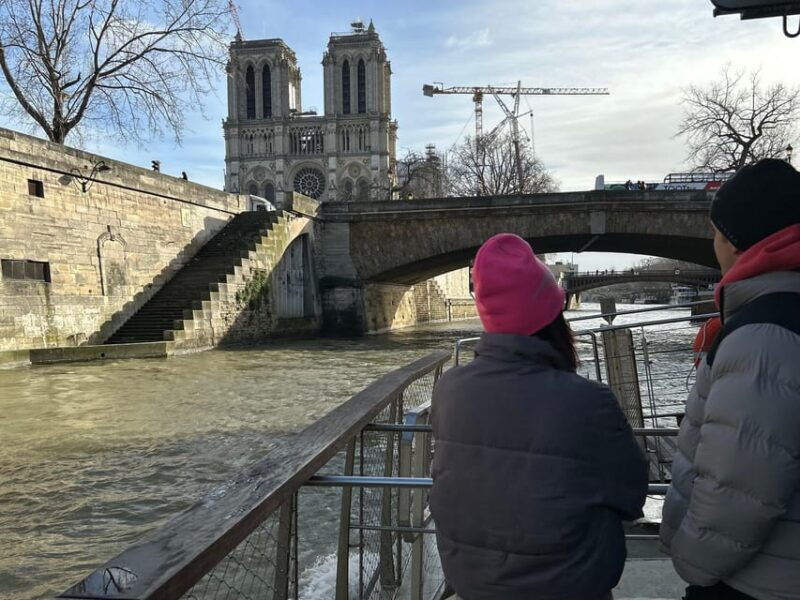 Paris: 1-Hour Seine Cruise Departing From the Eiffel Tower - Good To Know