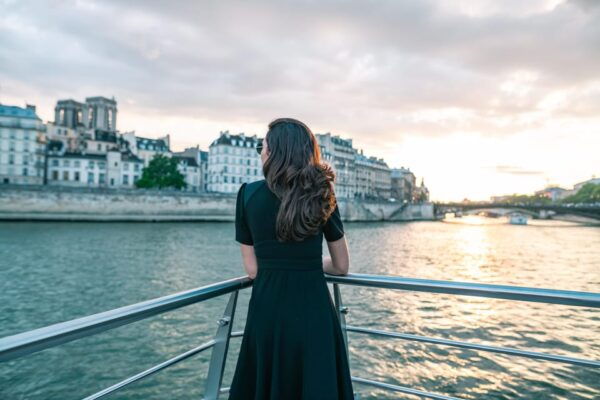 Paris: 1-Hour Seine River Cruise With Optional Champagne - Questions You May Have