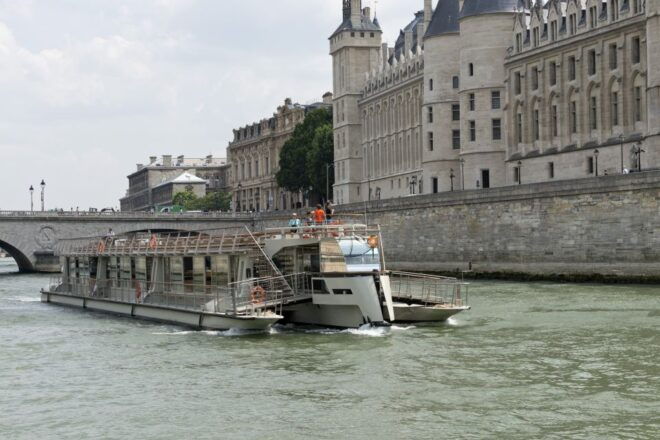 Paris: 1-Hour Sightseeing Cruise and Bistro Lunch - Customer Reviews