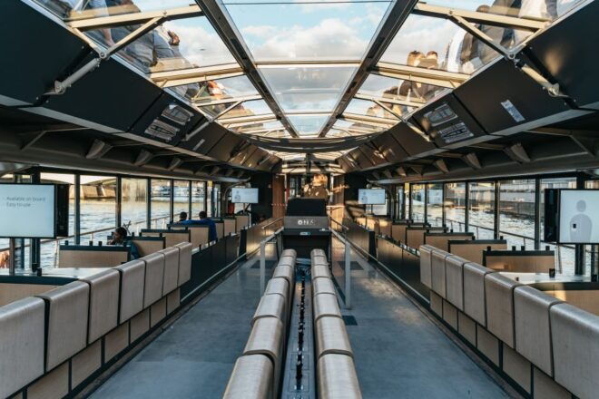 Paris: 1-Hour Sightseeing Cruise With Bistro Dinner - Meeting Point and Ticket Exchange
