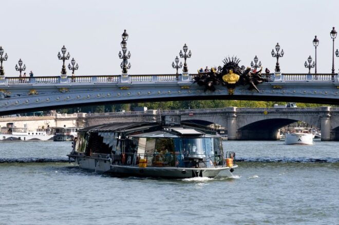 Paris: 2.5-Hour Christmas Day Lunch Cruise - Customer Review 1