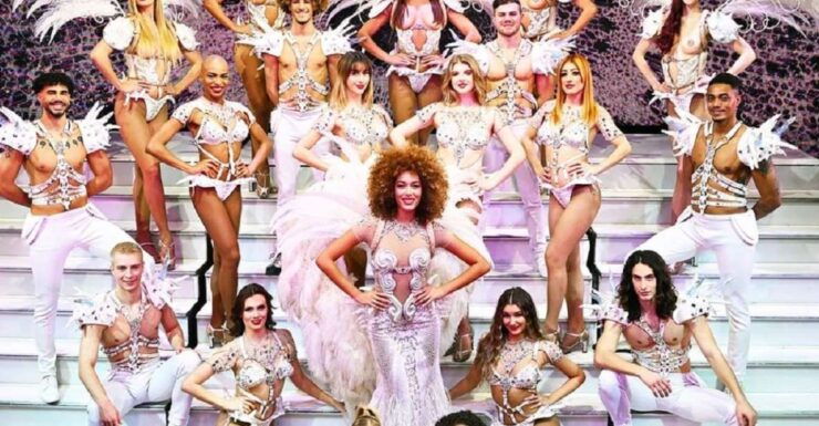 Paris: 3-Course Dinner Cabaret Show at Paradis Latin Theater - Check-in and Timing