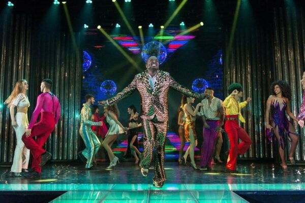 Paris: 3-Course Dinner Cabaret Show at Paradis Latin Theater - Common Questions