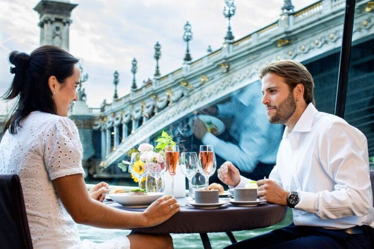 Paris: 3-Course-Dinner Cruise With Wine on the Seine River - Exquisite 3-Course Dinner Menu