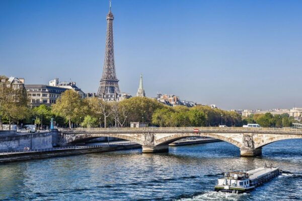 Paris: 3-Course Lunch Cruise on the River Seine - Common Questions