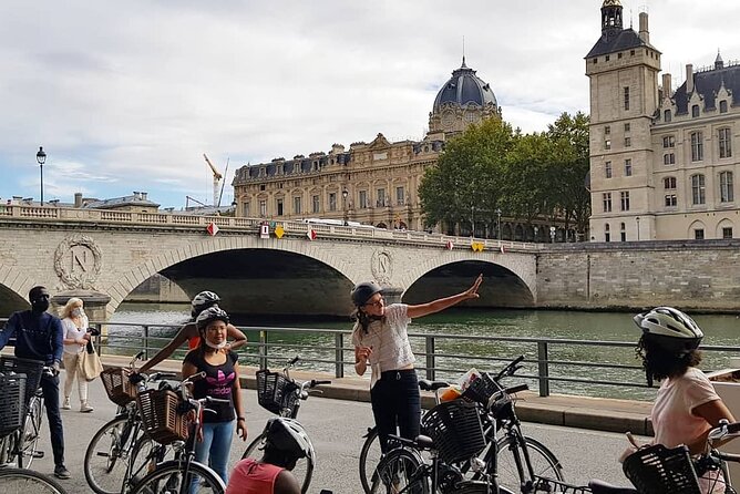 Paris 3-hour Sightseeing Bike Tour - Directions