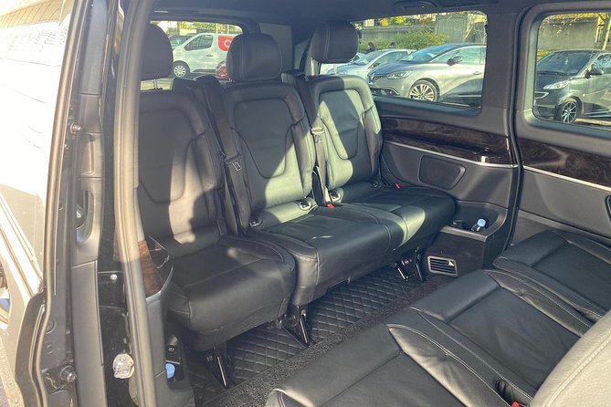 Paris Airport Transfers - Private Van - Convenient Pick-Up Process