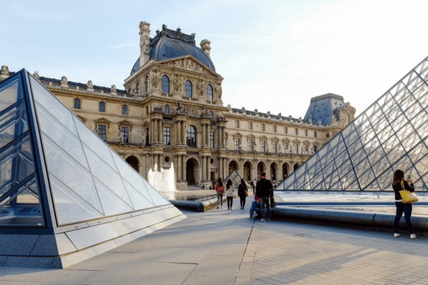 Paris: App Guided Tour With Puzzles - Important Information to Know