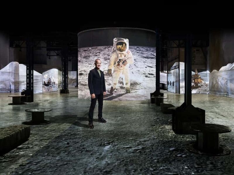 Paris: Atelier des Lumières entry ticket Destination Moon - Good To Know