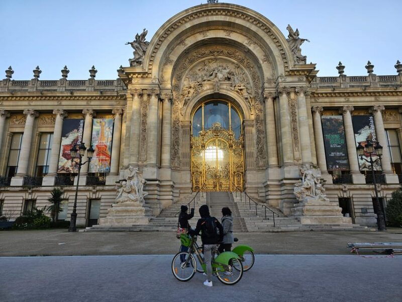 Paris Before the Crowds: Sunrise Bike Tour With Breakfast - Exploring Paris at Sunrise