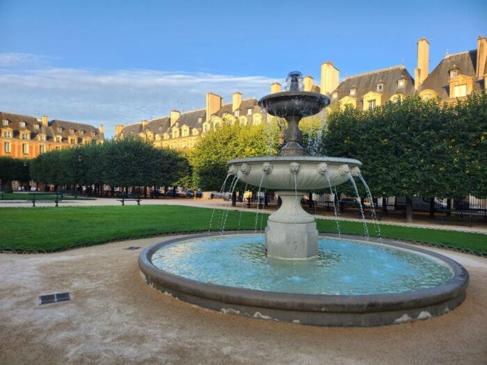 Paris Before the Crowds: Sunrise Bike Tour With Breakfast - Tour Details and Logistics