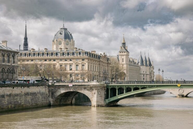 Paris: Beginners Walking Tour, Photos, Must-Sees, Gems, Tips - Itinerary Highlights
