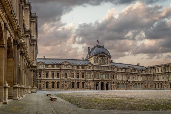 Paris: Beginners Walking Tour, Photos, Must-Sees, Gems, Tips - Practical Tips for Tourists