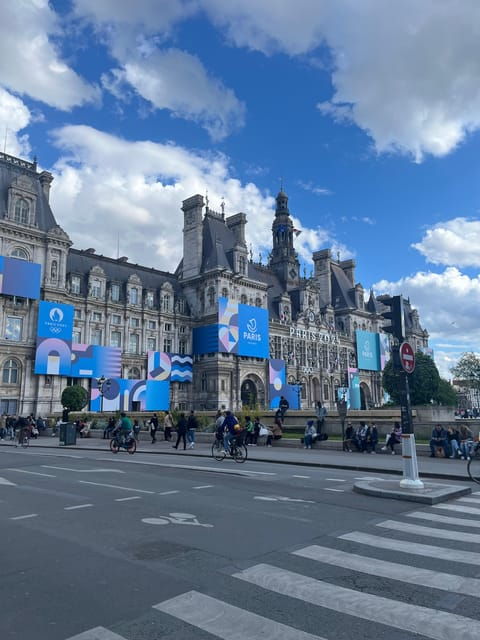Paris: Behind the Scenes Self-Guided Walking Tour - Photography Opportunities