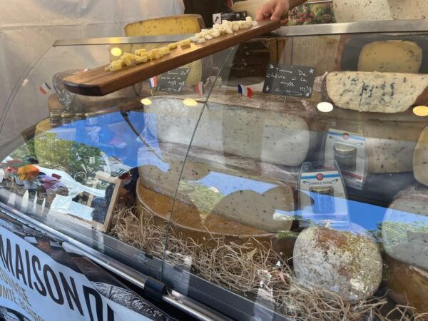 Paris Behind the Scenes- Snack N Walk Tour - Booking Information