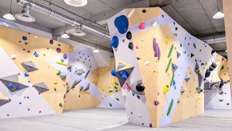 Paris - Bercy Village - Access 1 day of unlimited climbing - Pricing and Value