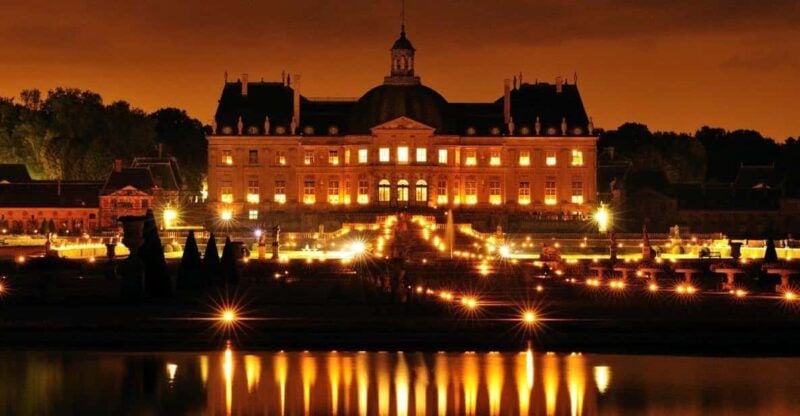 Paris: Candlelit Dinner at Vaux-le-Vicomte by Limousine - Private Limousine Transfer