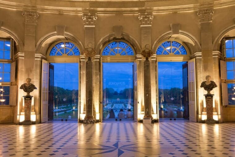 Paris: Candlelit Dinner at Vaux-le-Vicomte by Limousine - Gourmet Dinner Options