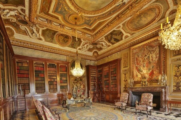 Paris: Candlelit Dinner at Vaux-le-Vicomte by Limousine - Frequently Asked Questions