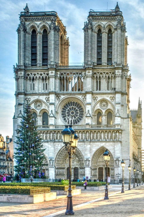 Paris Center Free Walking Tour - Key Points