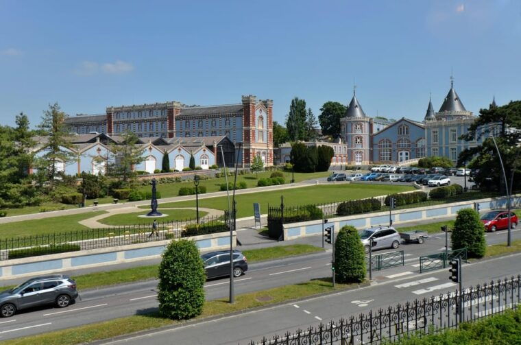 Paris: Champagne & Christmas Markets Tour of Reims & Epernay - Frequently Asked Questions