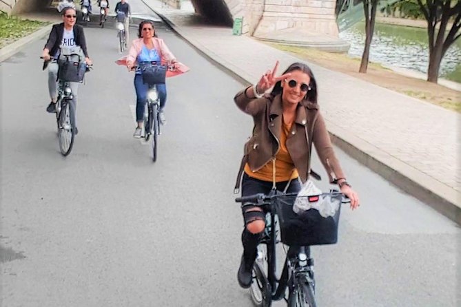 Paris: Charming Nooks and Crannies Bike Tour - Inclusions