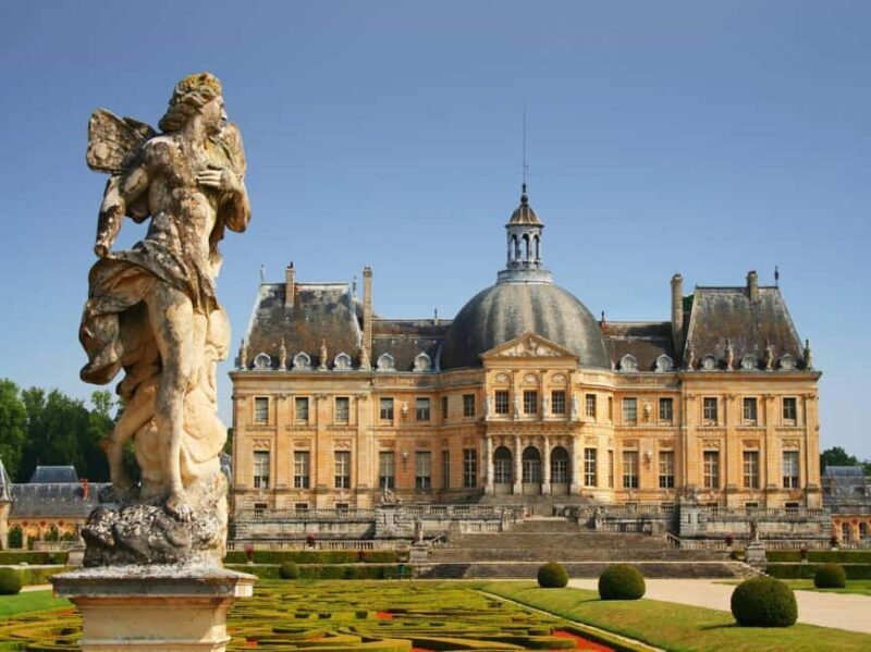 Paris: Château de Vaux-le-Vicomte Private VIP Tour - Exploring the Château de Vaux-le-Vicomte