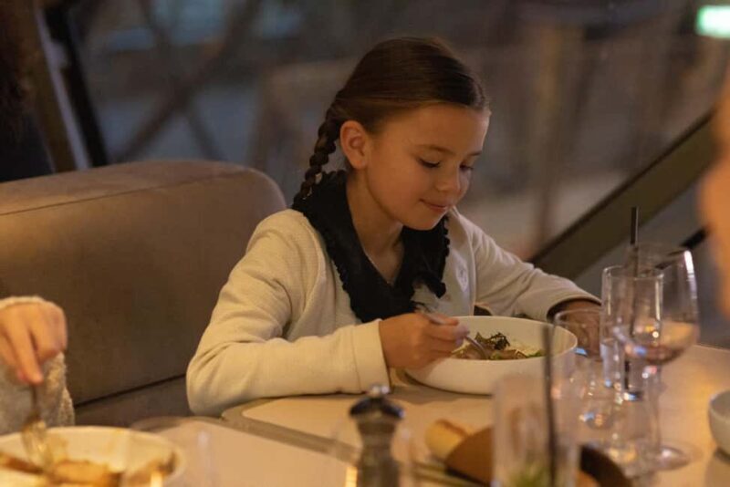 Paris: Christmas Dinner with champagne in the Eiffel Tower - The Experience: What to Expect