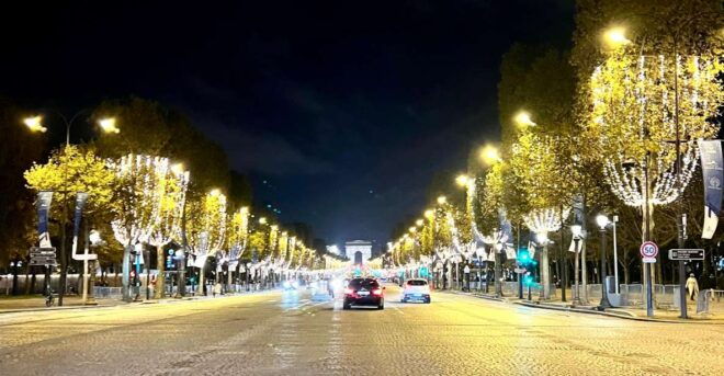 Paris: Christmas Lights Tuk Tuk Tour - Inclusions
