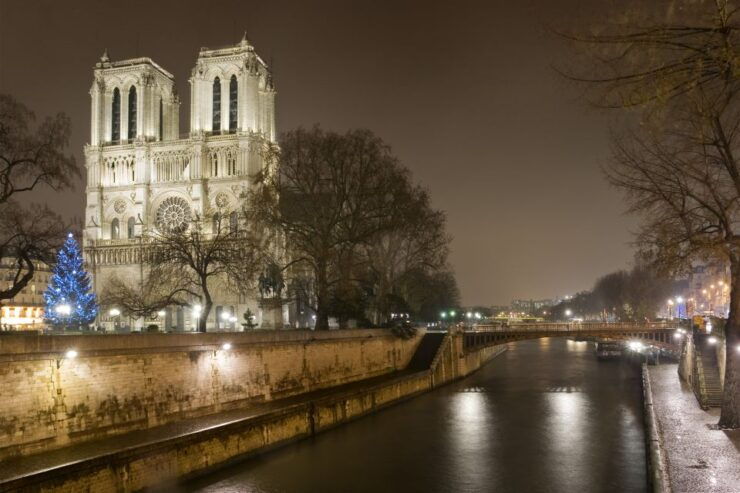 Paris: Christmas Lunch or Dinner Cruise - Activity Details