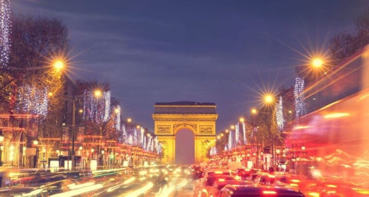 Paris: Christmas & New Year Lunch or Dinner Cruise - Meeting Point and Logistics