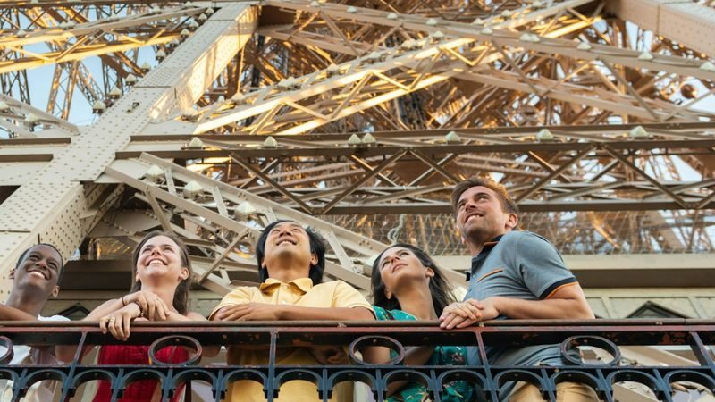 Paris City Bus Tour with Eiffel Tower Ticket - A coach ride that helps you get your bearings