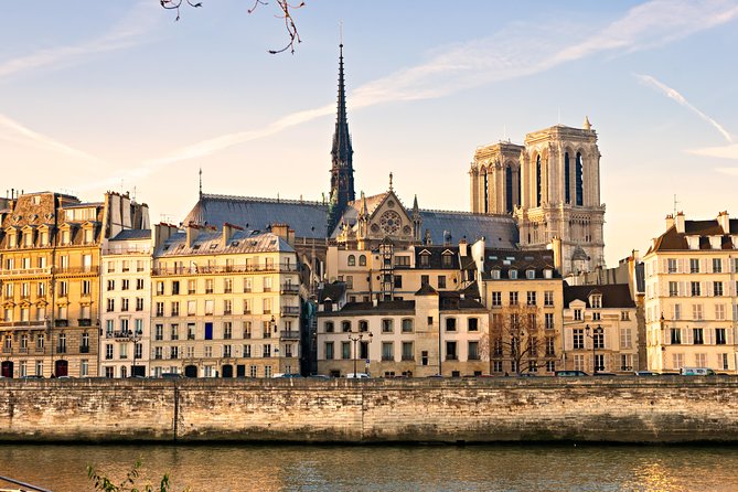 Paris City Center & Louvre Museum Exclusive Guided Tour -Reserved Entry Included - Positive Feedback From Participants