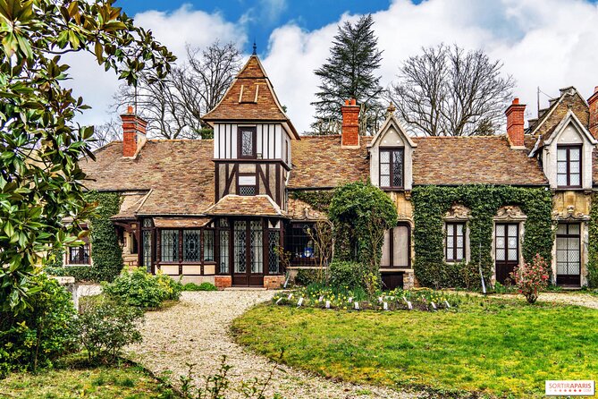 Paris City Day Tour With Chauffeur Service PO-2 - Meeting and Pickup