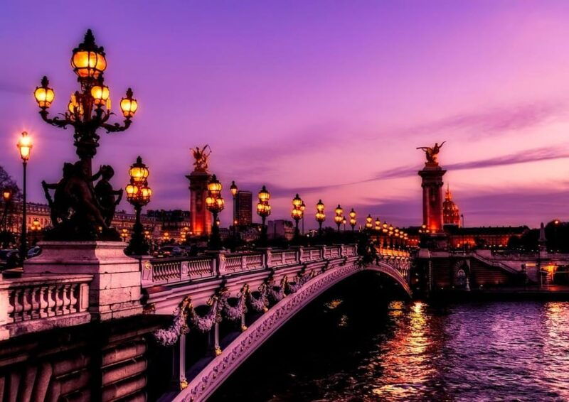 Paris: City of Lights Walking Tour and Seine River Cruise - Iconic Landmarks Along the Seine