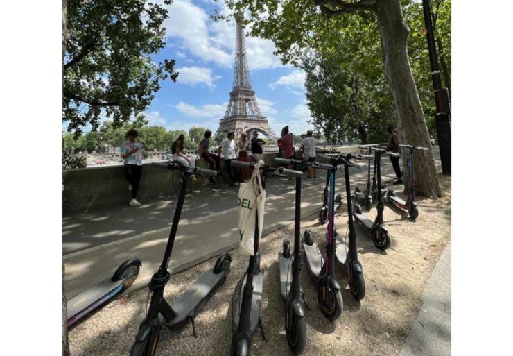 Paris: City Tour by E-Scooter With a Local Guide - Itinerary