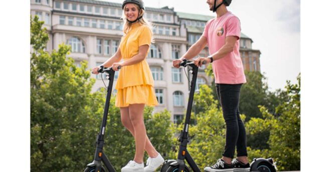 Paris: City Tour by E-Scooter With a Local Guide - Experience