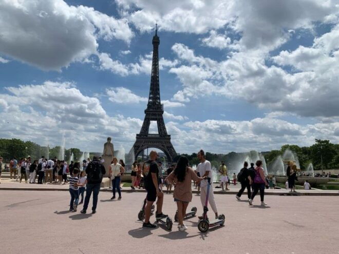 Paris: City Tour by E-Scooter With a Local Guide - Customer Reviews