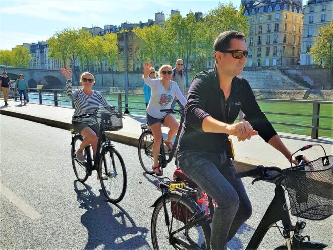 Paris: City Treasures Bike Tour - Booking Information