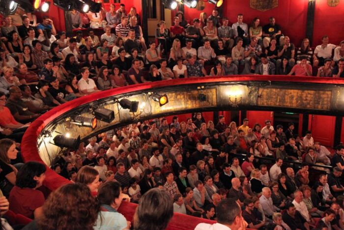 Paris: Comedy Show in English - How to Become a Parisian - Audience and Atmosphere