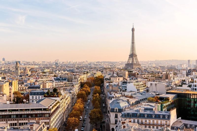 Paris Day Tour by Rail with Champagne Lunch from London - A Seine cruise with a view, not a commentary guarantee