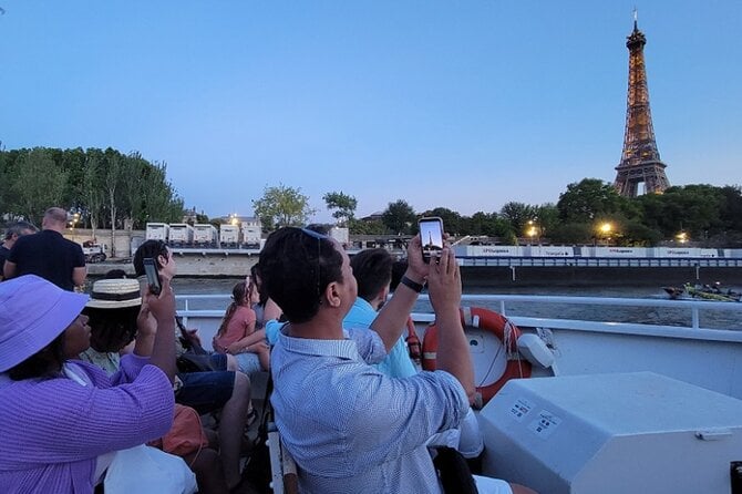 Paris Day Tour: Louvre, Notre Dame, Eiffel Tower and Montmartre - Admiring Notre Dame Cathedral and Sacré-Coeur