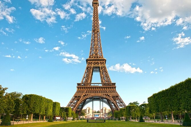 Paris Day Tour: Louvre, Notre Dame, Eiffel Tower and Montmartre - The Louvre Museum: Skip-the-Line Ticket and Guided Tour