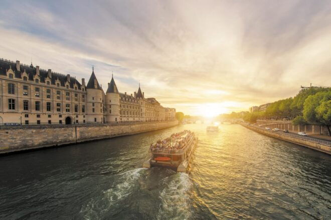 Paris: Dinner at The Eiffel Tower & Cruise - Inclusions for Your Adventure
