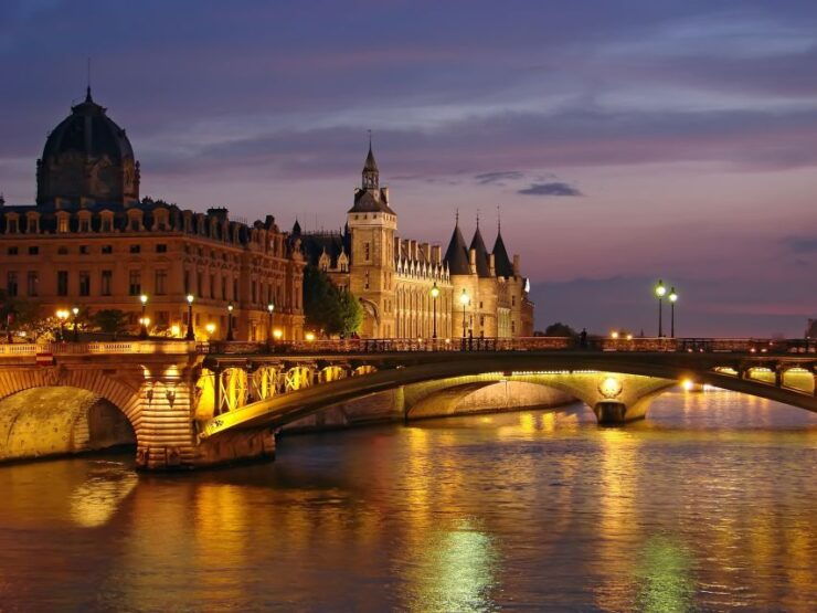 Paris: Dinner Cruise on the Seine River at 6:15 PM - Activity Details