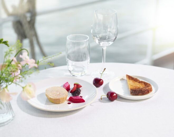 Paris: Dinner Cruise on the Seine River at 6:15 PM - Duration and Availability