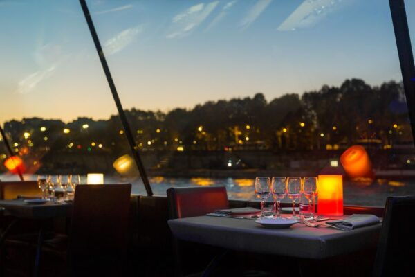 Paris: Dinner Cruise on the Seine River at 6:15 PM - Seating Options and Onboard Experience